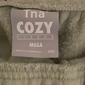 Aritzia Tna COZY Fleece Mega Sweatpants: Green, 2XS